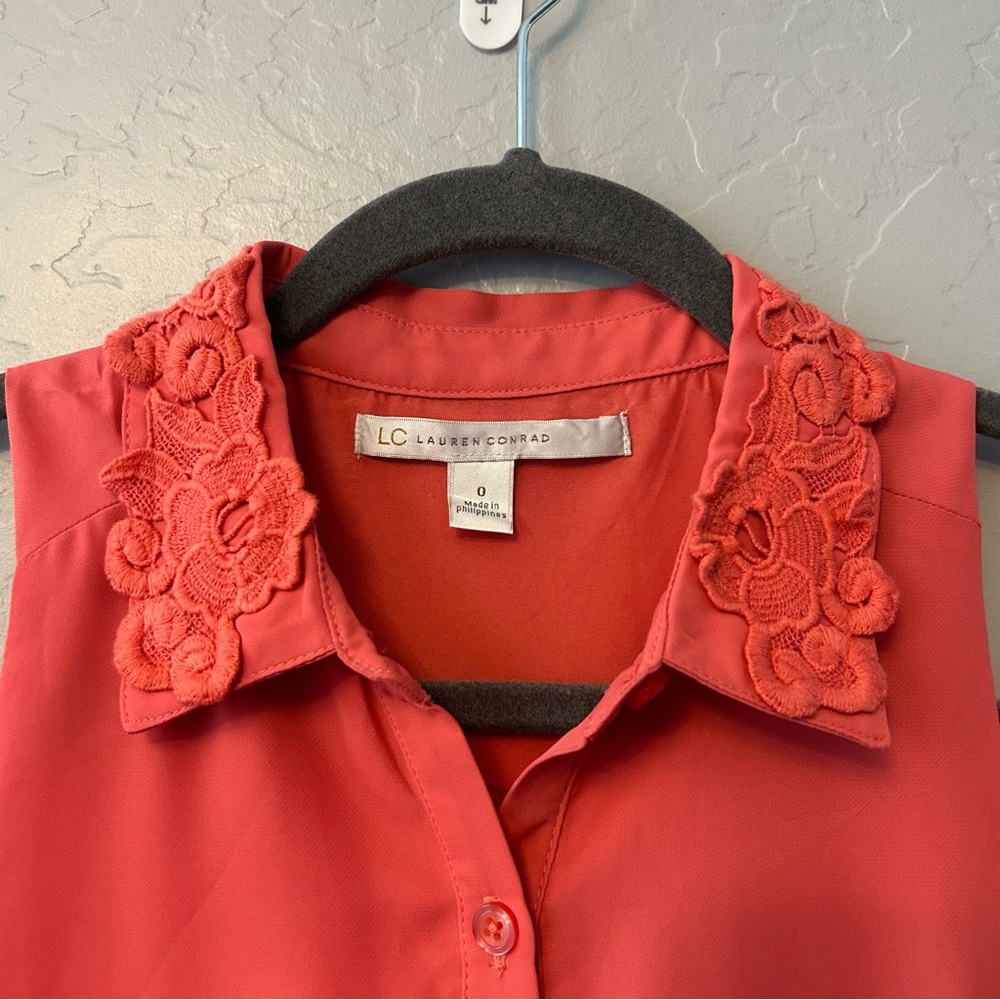 ⭐️LC Lauren Conrad salmon coral color sleeveless dress with lace collar size 0 - Picture 3 of 16